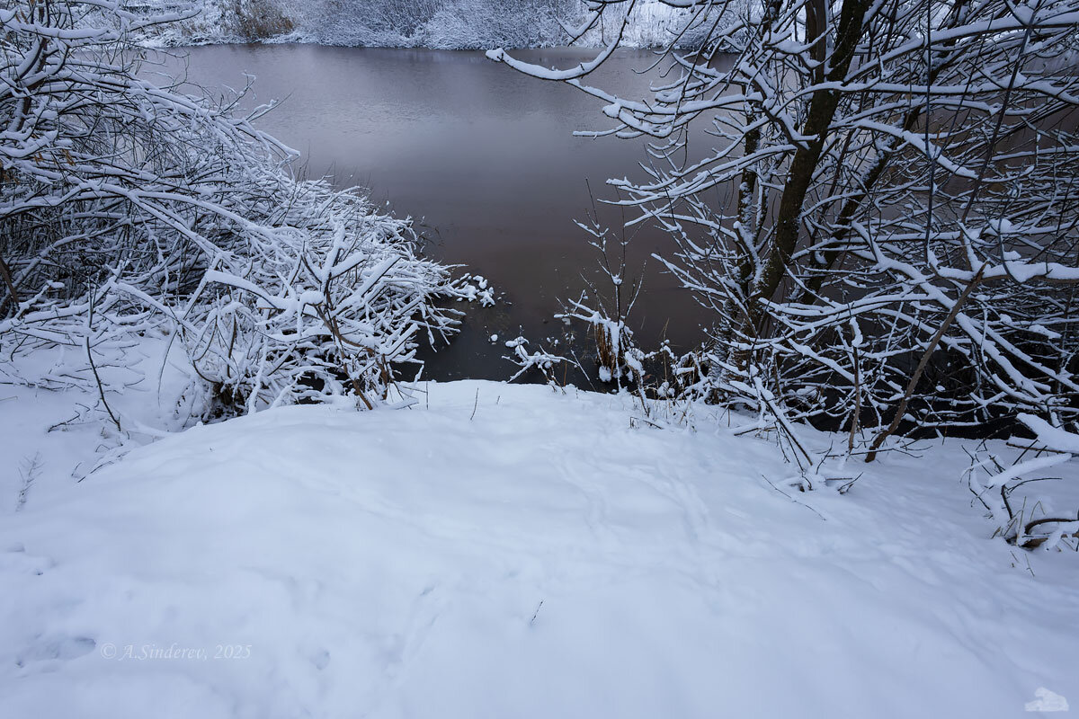 Зимний берег речки - Александр Синдерёв