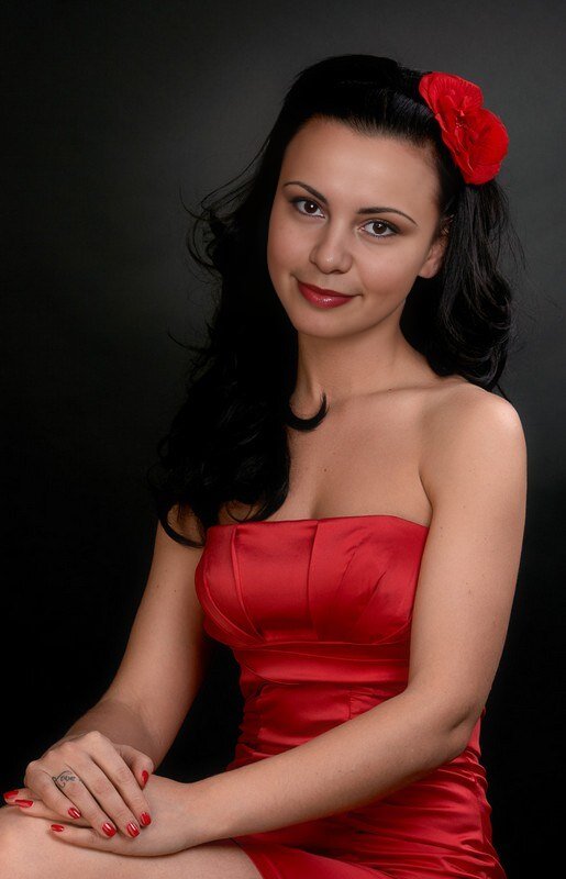 Девушка в красном - Екатерина Максимова Девушка в красном - Екатерина Максимова