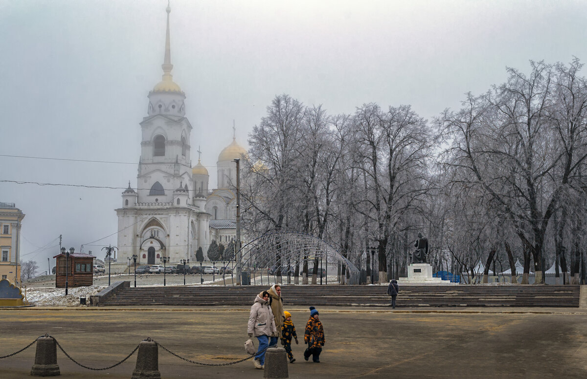 На Соборной площади г.Владимира - Сергей Цветков На Соборной площади г.Владимира - Сергей Цветков