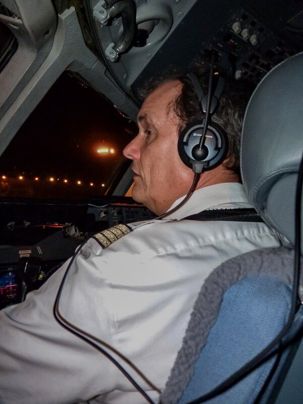 Ночной полёт, тяжелая работа... - Наталья Rosenwasser Ночной полёт, тяжелая работа... - Наталья Rosenwasser