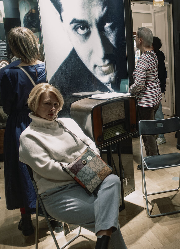 *** - Александр Русинов