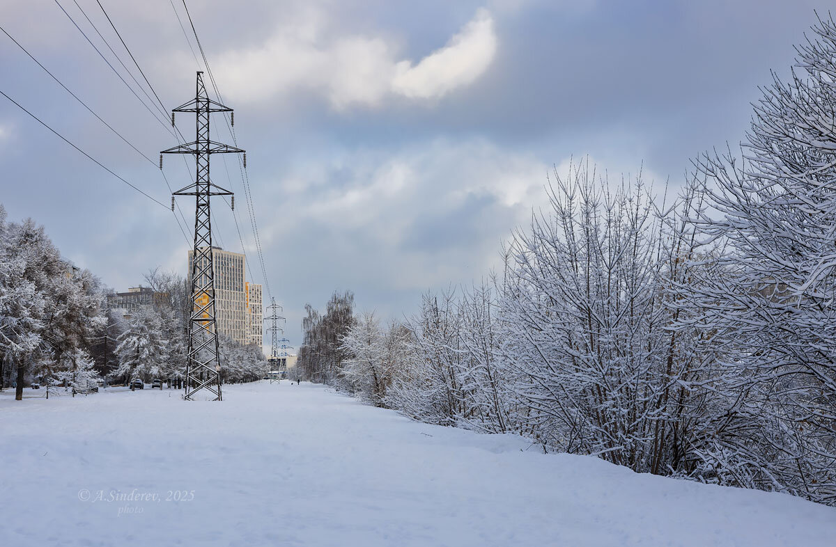 Зимний городской день - Александр Синдерёв