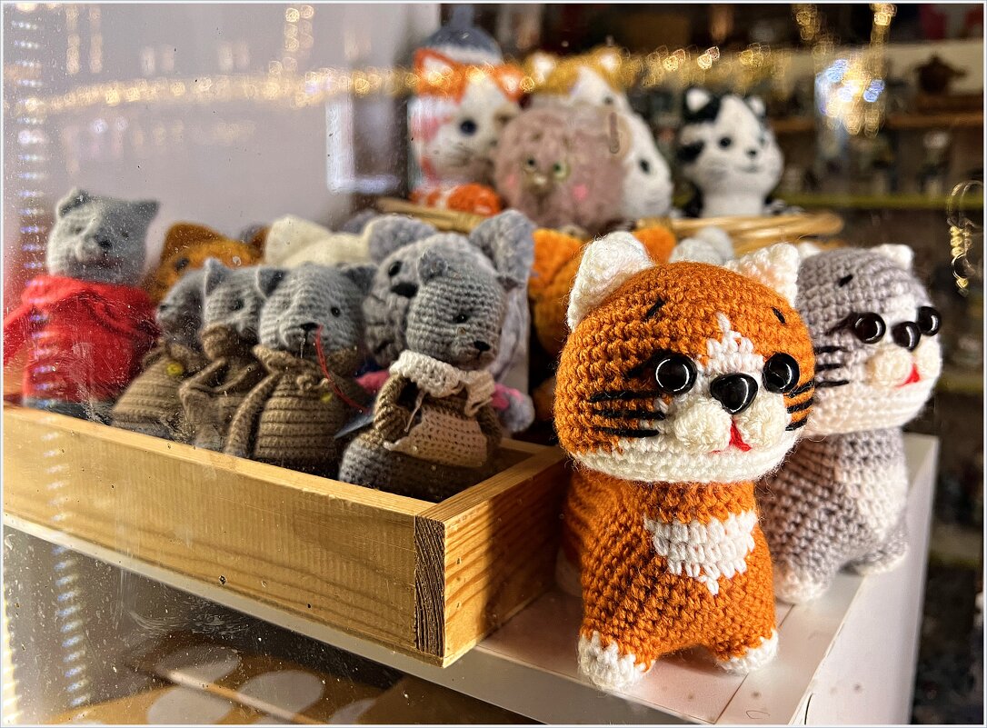 Котики сувенирной лавки. - Валерия Комова Котики сувенирной лавки. - Валерия Комова