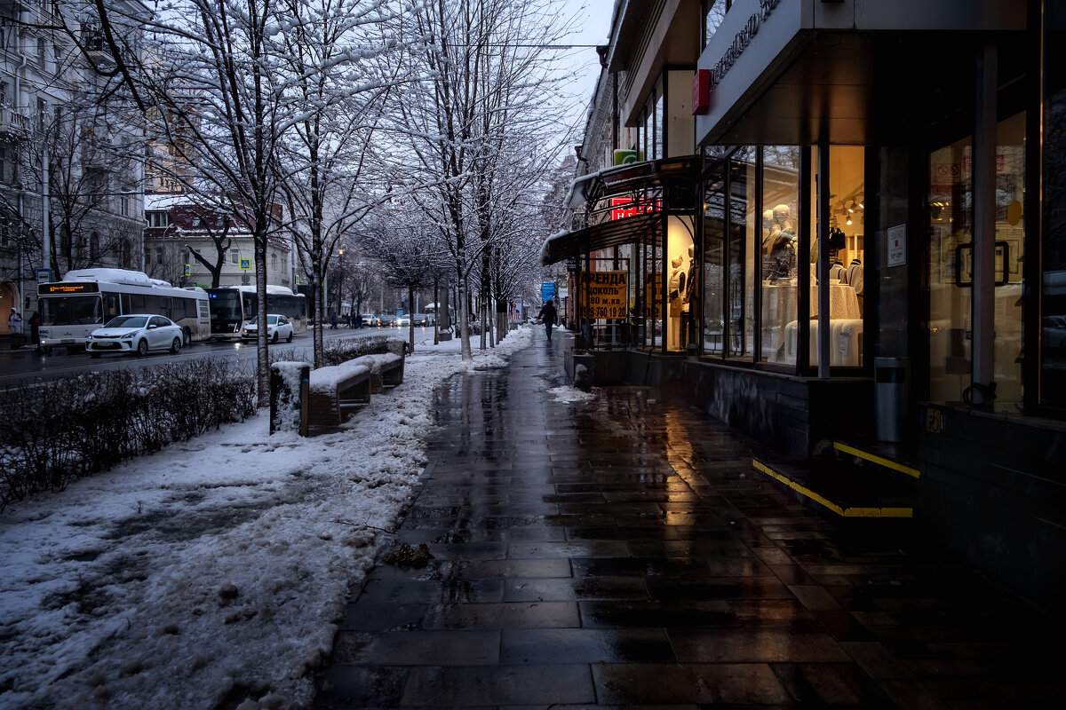 Вечер на Ростовской улице - Александр Вечер на Ростовской улице - Александр