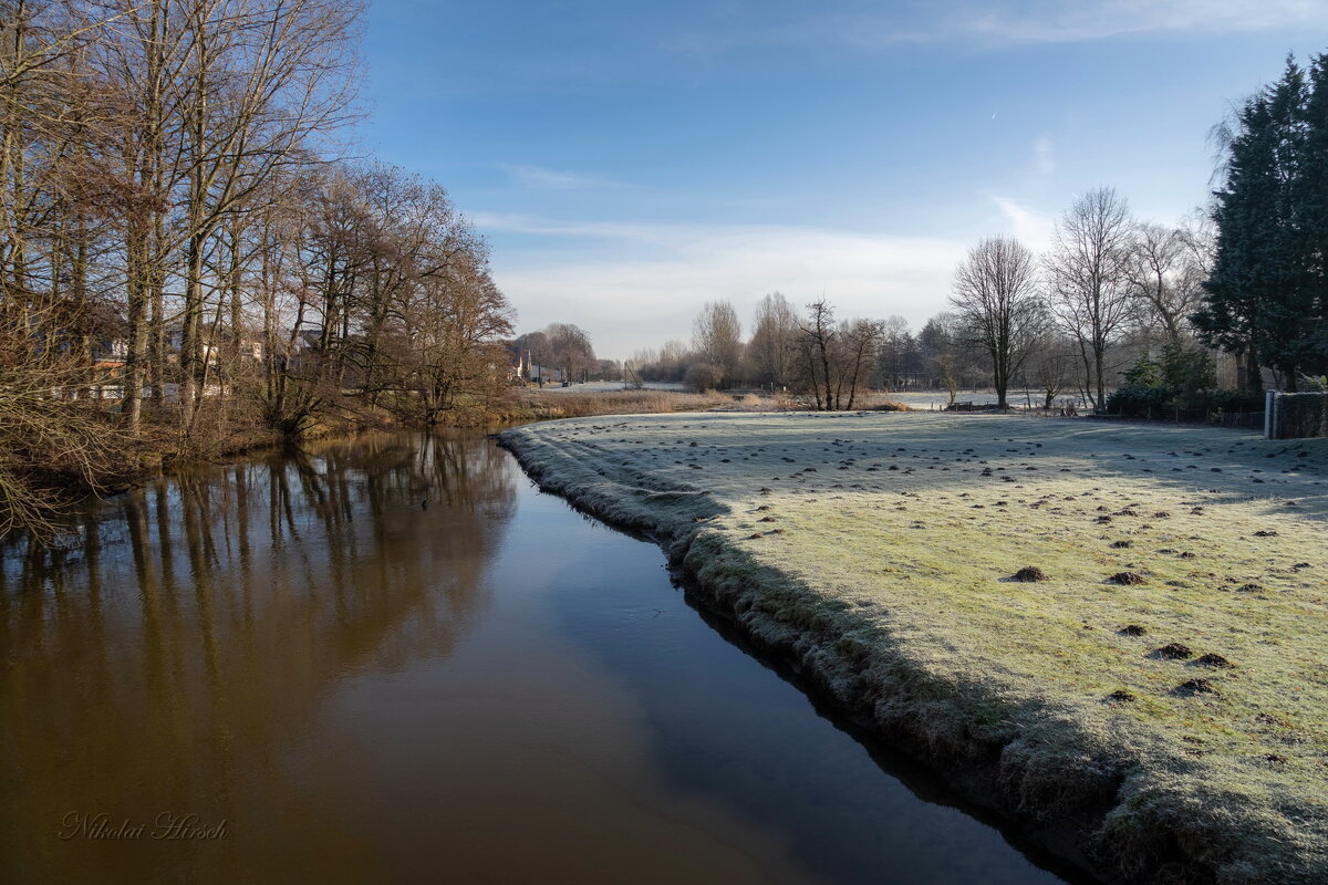 Заиндевелый берег... - Николай Гирш