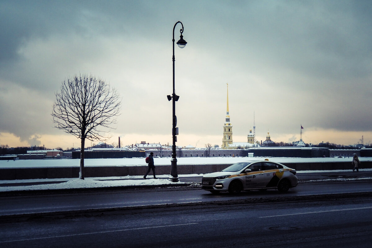 На Дворцовой набережной - Магомед .