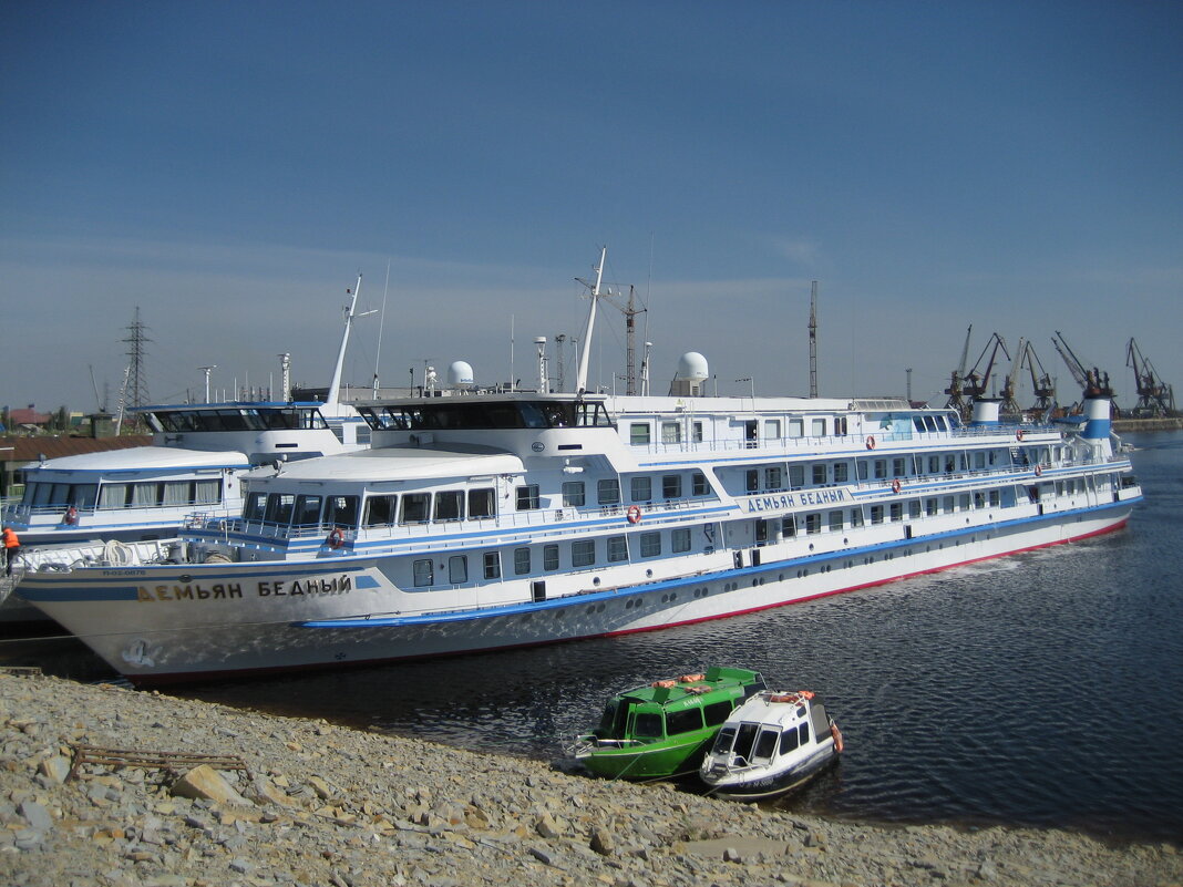 В речпорту - Anna Ivanova