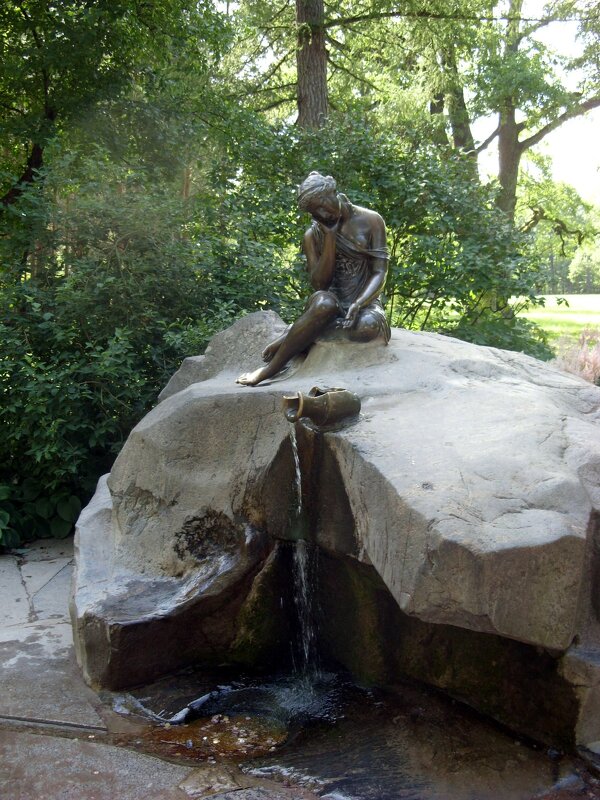 Фонтан "Девушка с кувшином". Екатерининский парк. Город Пушкин. - Ирина ***