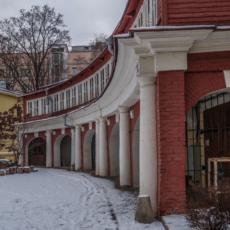 Внутренний двор Поливановской гимназии, Пречистенка 32 - Наталья Rosenwasser Внутренний двор Поливановской гимназии, Пречистенка 32 - Наталья Rosenwasser