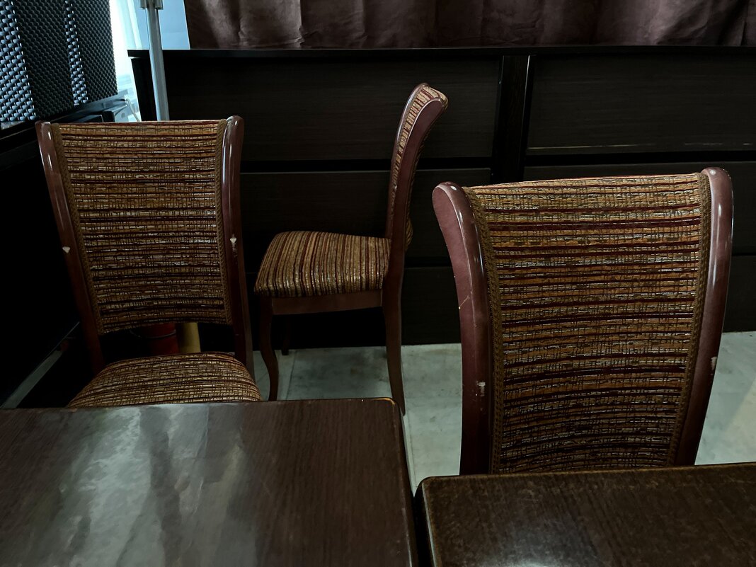 В кафе - Сергей Золотавин В кафе - Сергей Золотавин