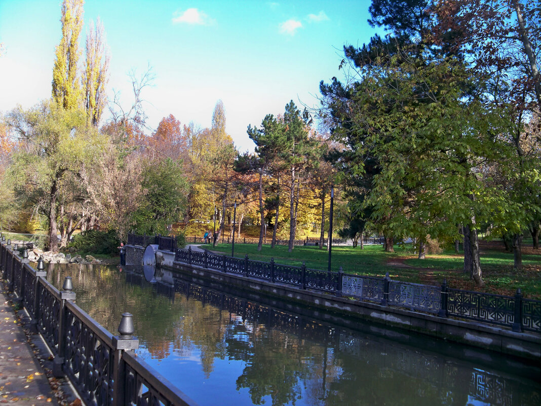 Пейзажи Гагаринского парка - Валентин Семчишин Пейзажи Гагаринского парка - Валентин Семчишин