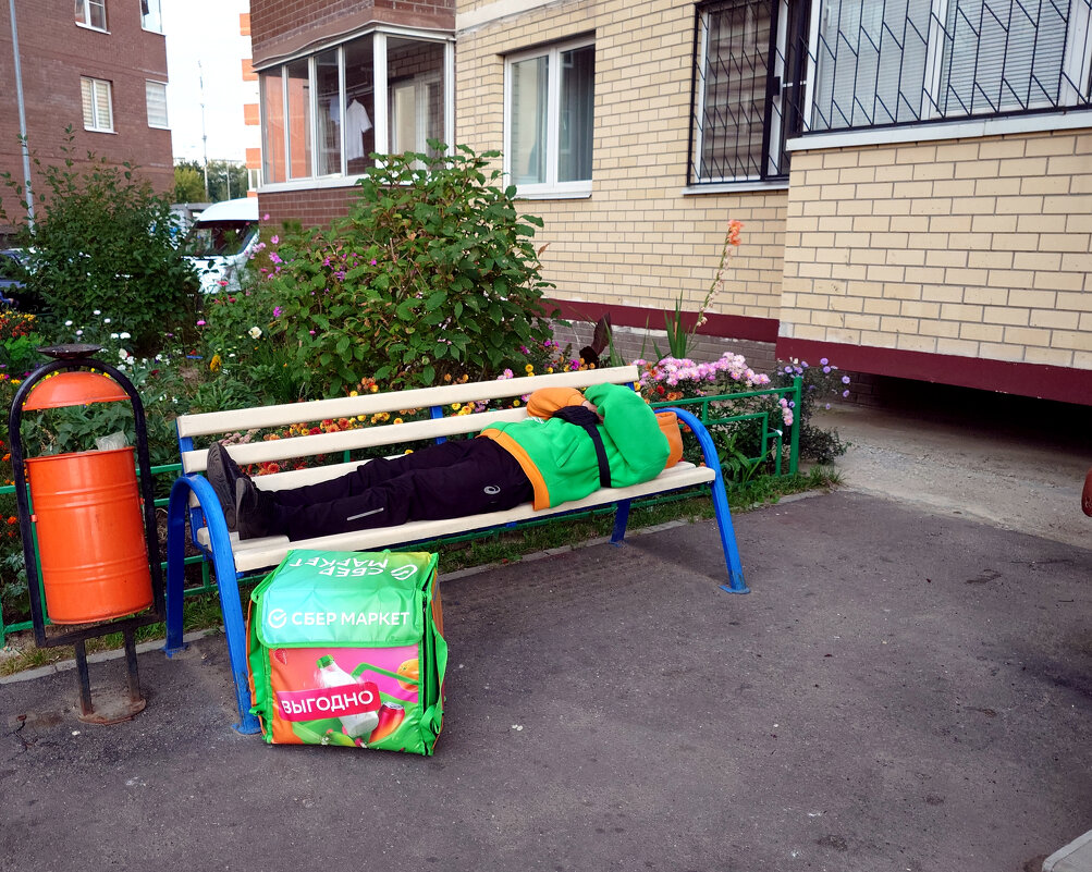 Солдат спит, а служба идёт :) - Dar(k) Life Солдат спит, а служба идёт :) - Dar(k) Life