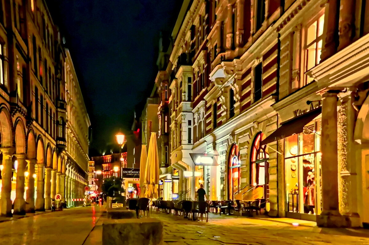 На Гамбургских улицах. Коллонады - Андрей K.