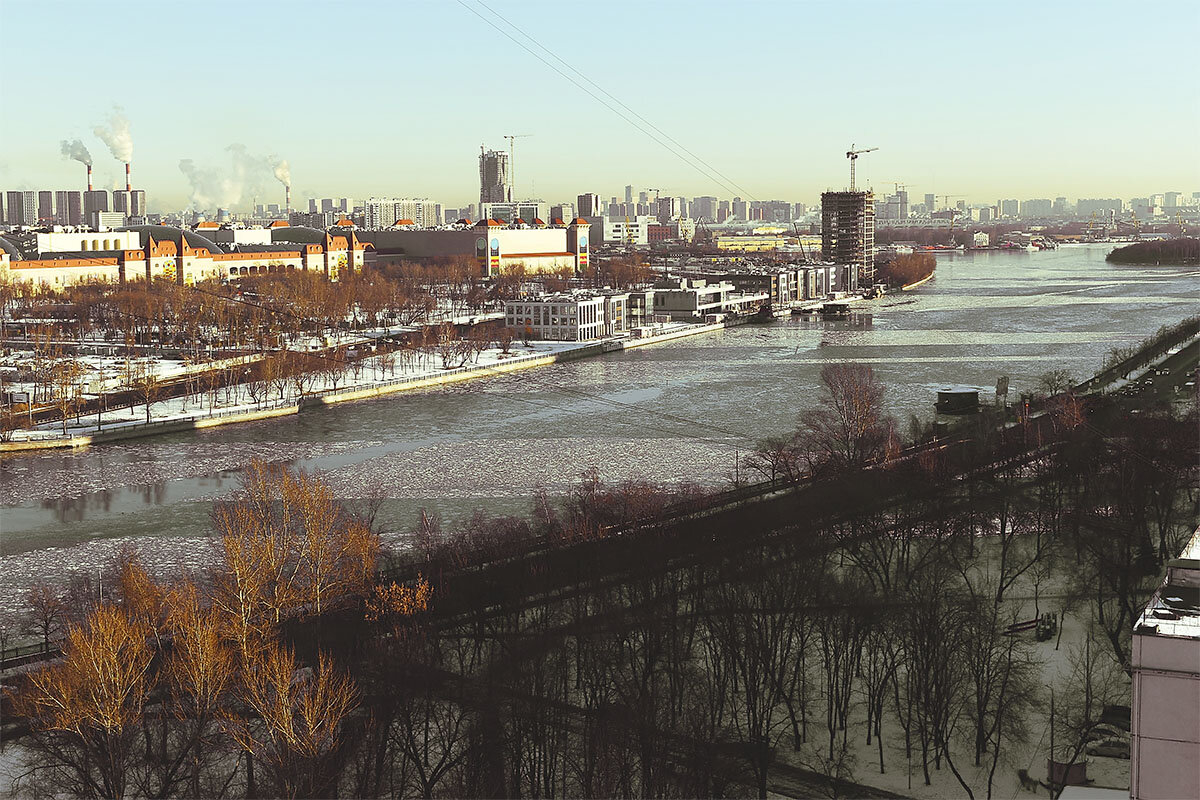 Москва. Южный речной вокзал в "День защитника". - Игорь Олегович Кравченко Москва. Южный речной вокзал в "День защитника". - Игорь Олегович Кравченко