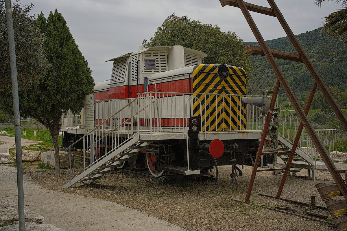 Железнодорожный  музей   Поезд  в  долине Кирьят Харошат Вальруй. Под Кирьят-Тивоном  2025г - ujgcvbif 
