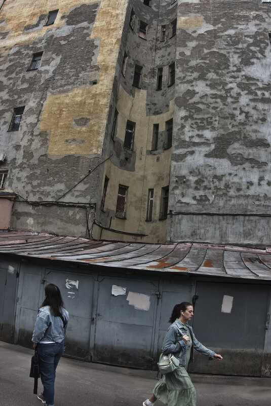 *** - Александр Русинов