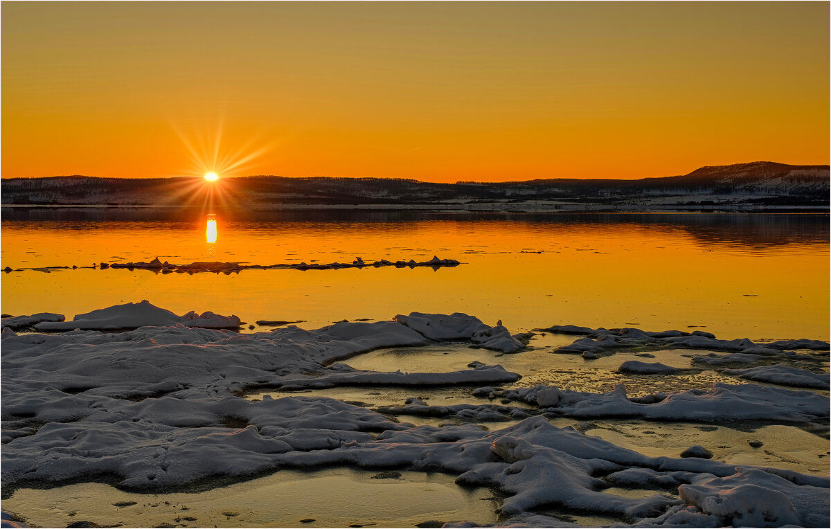 Золото заката - Алексей Мезенцев Золото заката - Алексей Мезенцев