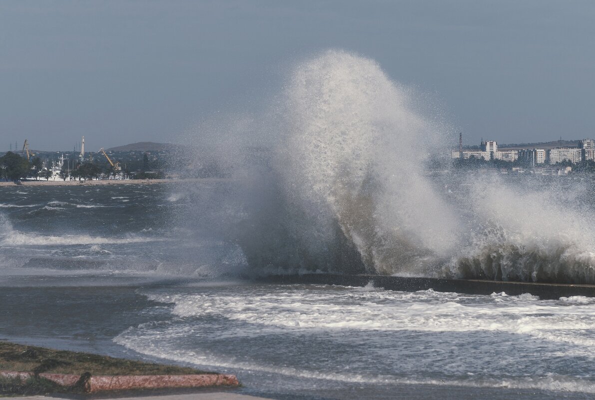 Моменты осеннего шторма. - Анатолий Щербак