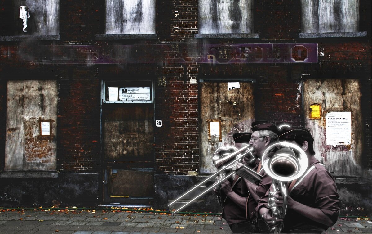 по главной улице... - Николай Семёнов