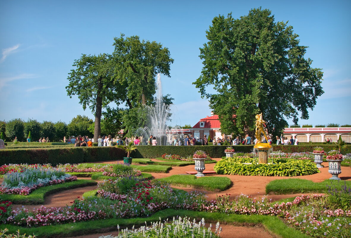 У дворца "Монплезир" - lady v.ekaterina У дворца "Монплезир" - lady v.ekaterina