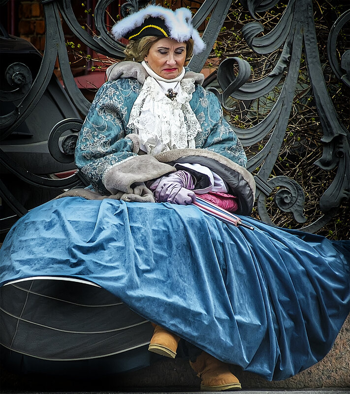 Устала. - Александр 