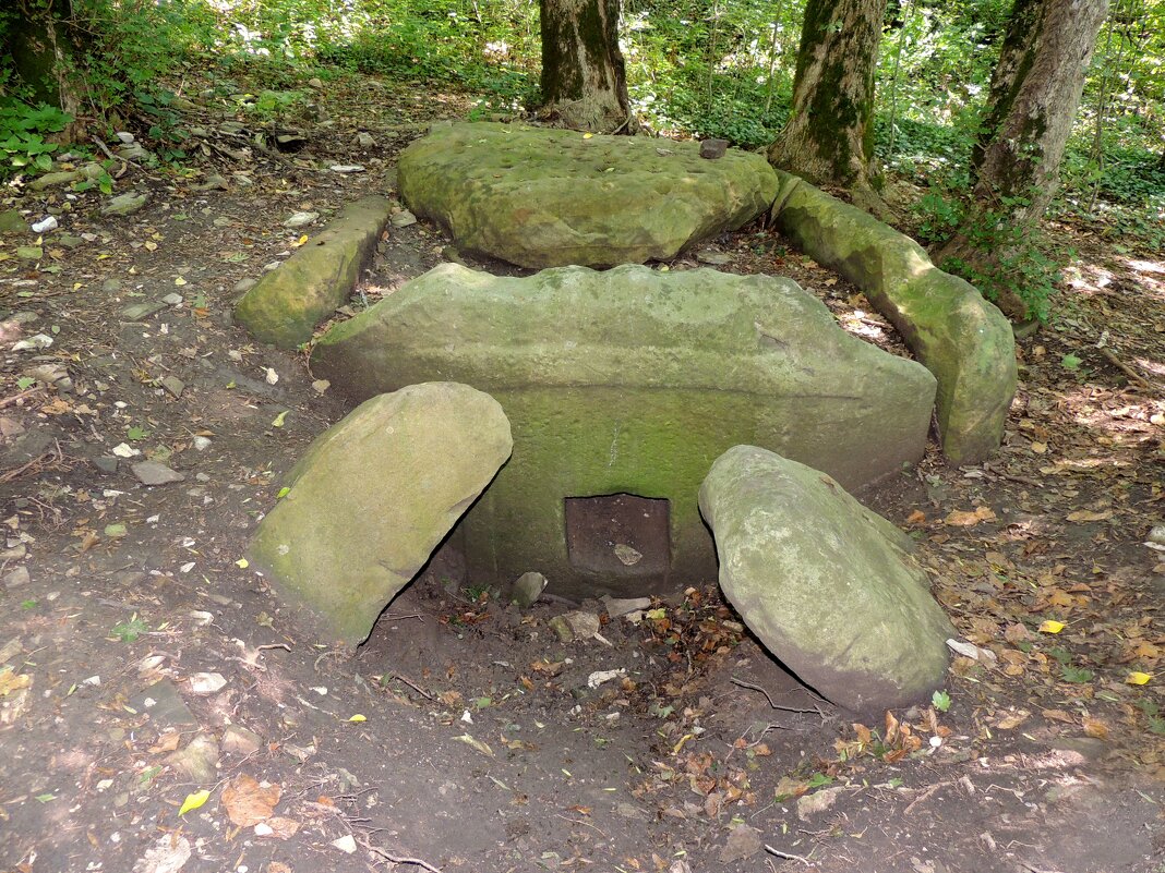 Дольмен - Андрей Л. В.