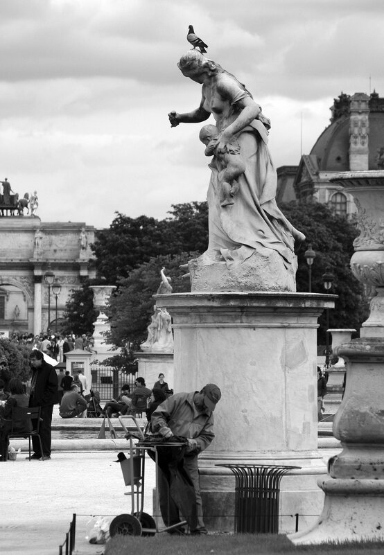 Уборка в Париже. - Борис Бутцев