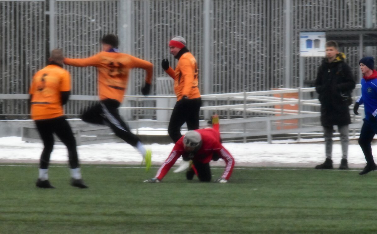 Холодный футбол. - Наталья Вязигина Холодный футбол. - Наталья Вязигина