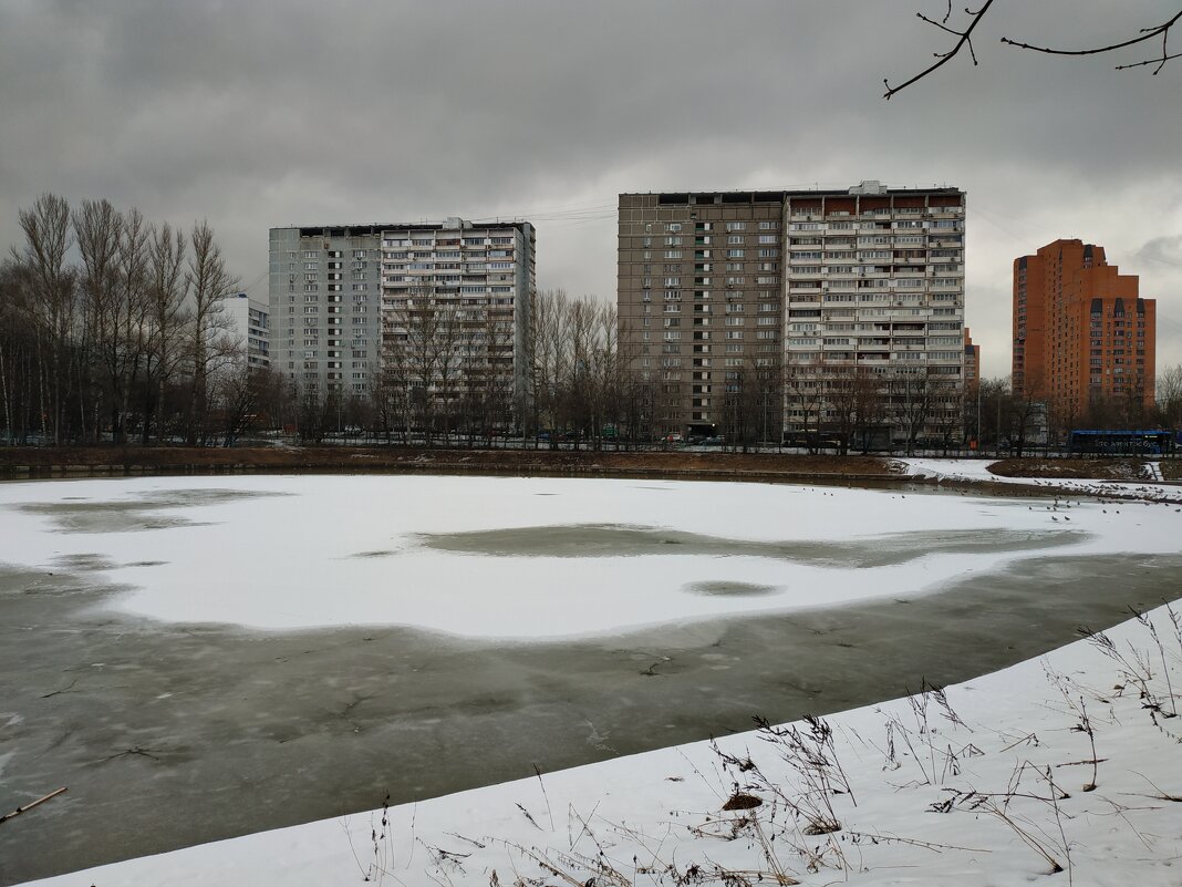 Скромное обаяние марта - Андрей Лукьянов
