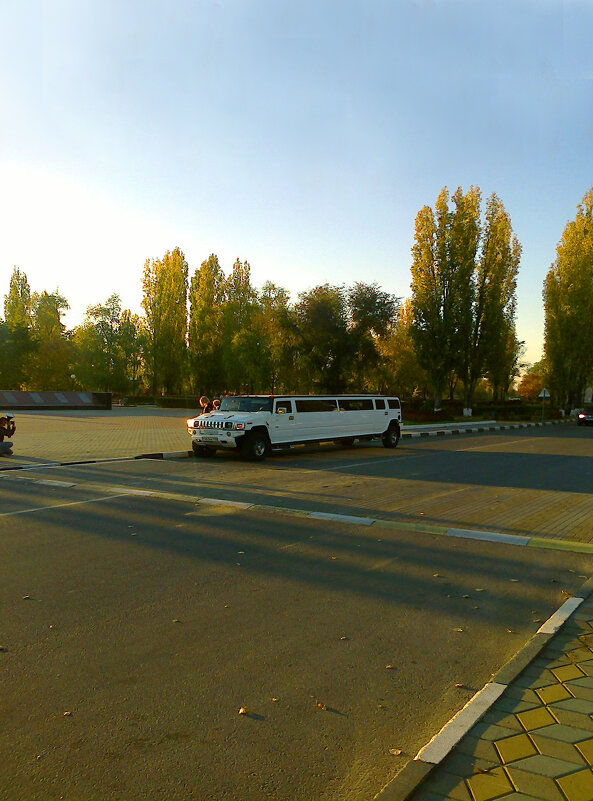 Лимузин Хаммер - Андрей Л. В. Лимузин Хаммер - Андрей Л. В.