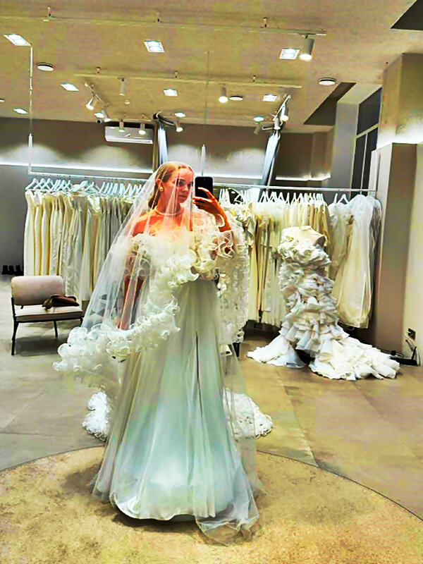 ВЫБОР ПЛАТЬЯ (3) - Анатолий Малобродский ВЫБОР ПЛАТЬЯ (3) - Анатолий Малобродский