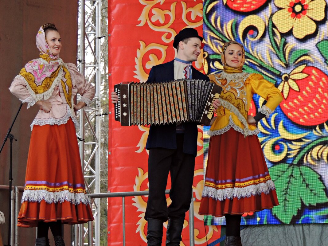 Мужичок с гармошкой - Ната57 Наталья Мамедова Мужичок с гармошкой - Ната57 Наталья Мамедова