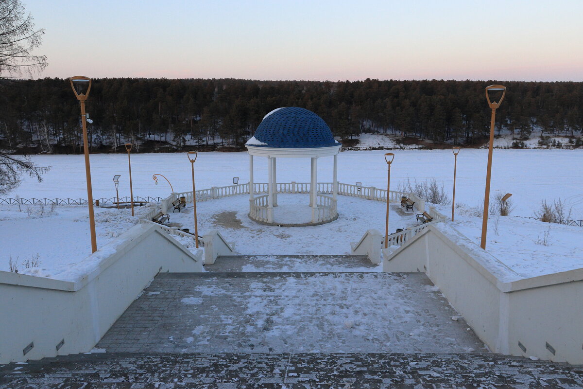 * - Александр Николаев