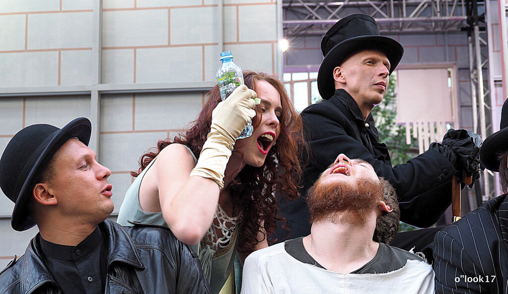 за кулисами - Олег Лукьянов