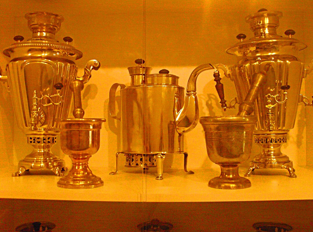 В музее самоваров - Виктор Мухин