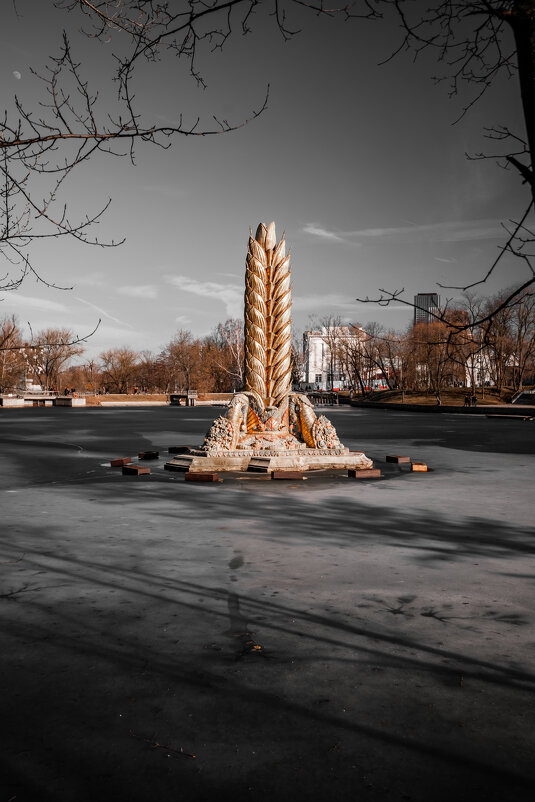 фонтан Колос - Игорь Егоров фонтан Колос - Игорь Егоров