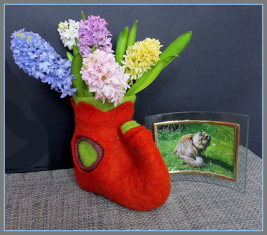 Гиацинт – цветок  дождя, весны, веселья. - Ольга Довженко