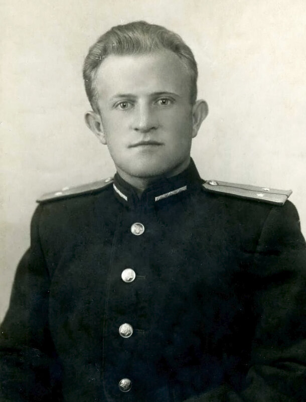 Отецъ - Олегъ Петрович