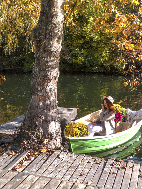 Девушка в лодке - Валентин Семчишин Девушка в лодке - Валентин Семчишин