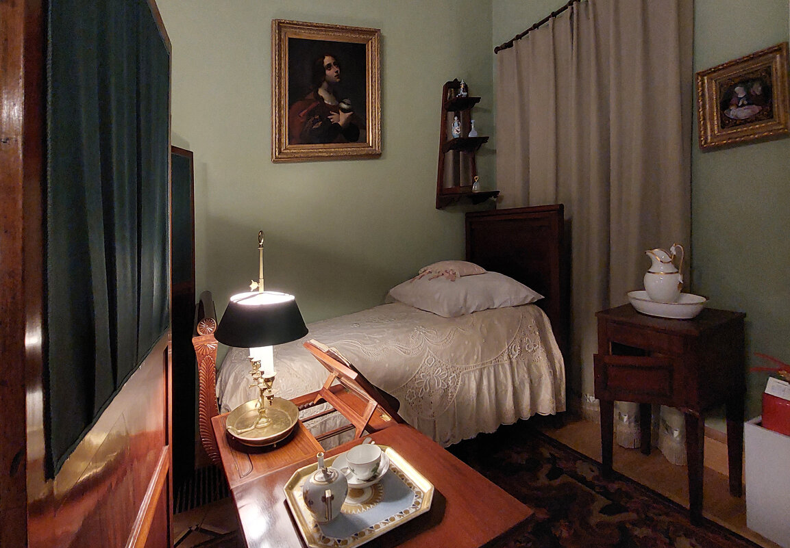 Спальня  хозяйки дома. - ИРЭН@ .