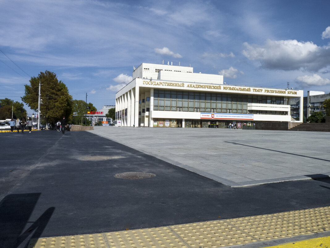 Музыкальный театр республики  крым - Валентин Семчишин