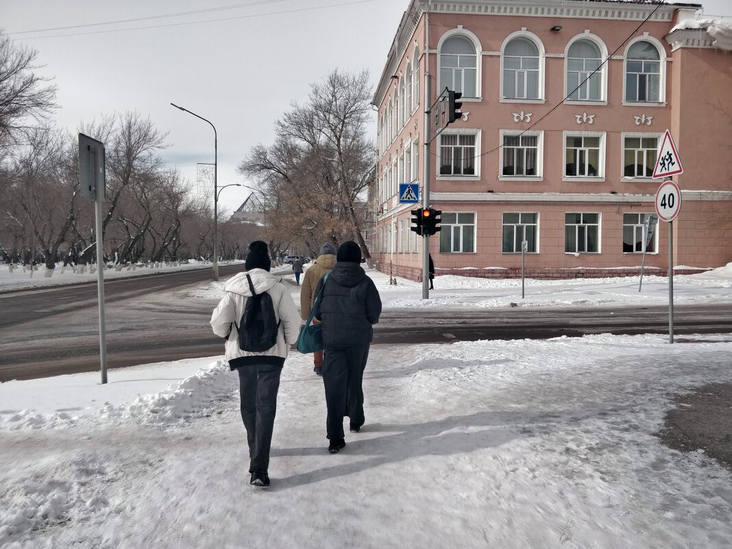 Утро марта - Андрей Хлопонин Утро марта - Андрей Хлопонин