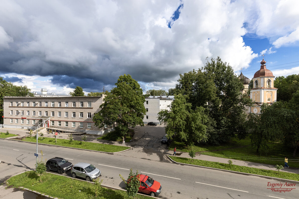 "Мне нравится смотреть на город из моего окна"... - Евгений "Мне нравится смотреть на город из моего окна"... - Евгений