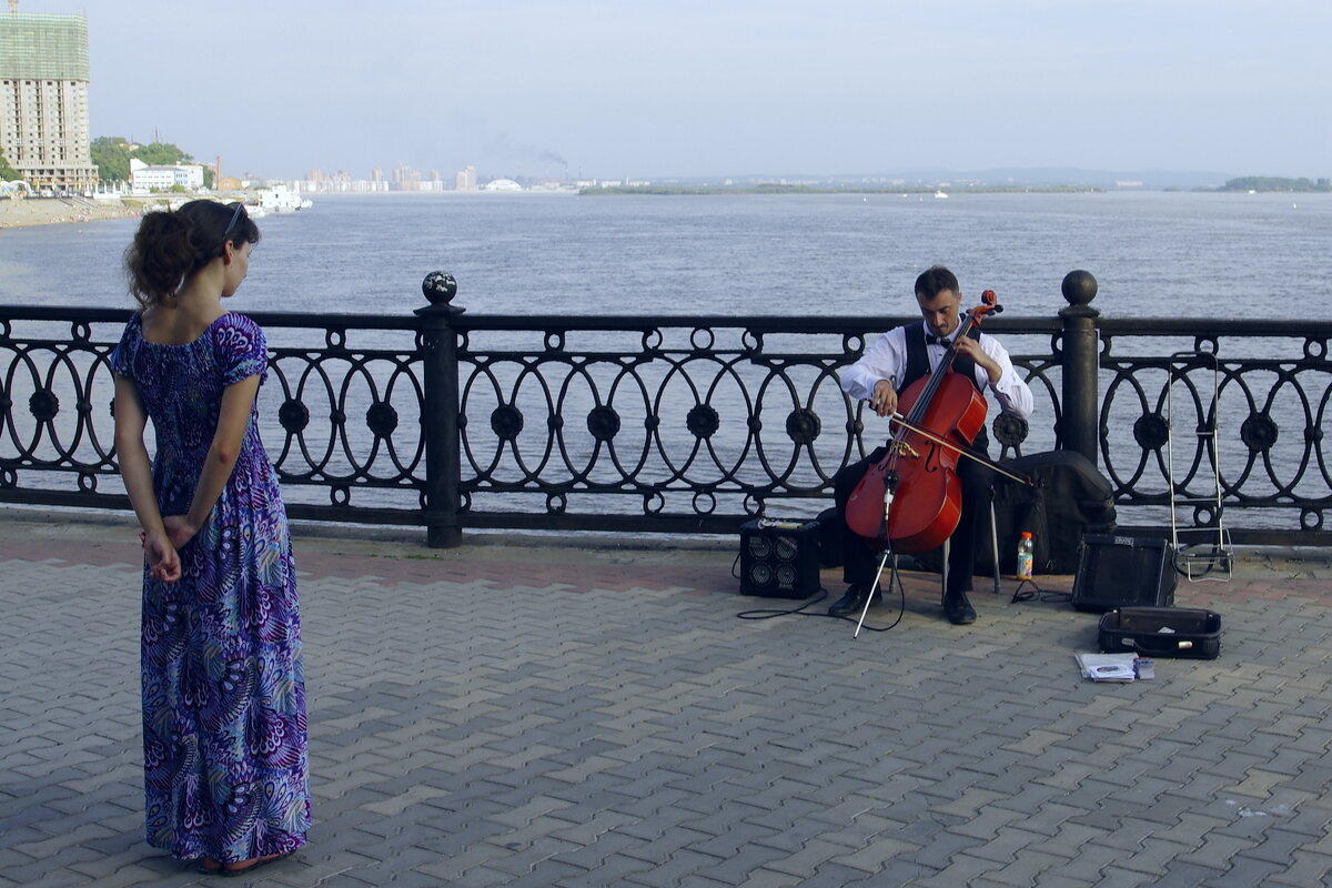 На набережной Амура - Сергей Швечков