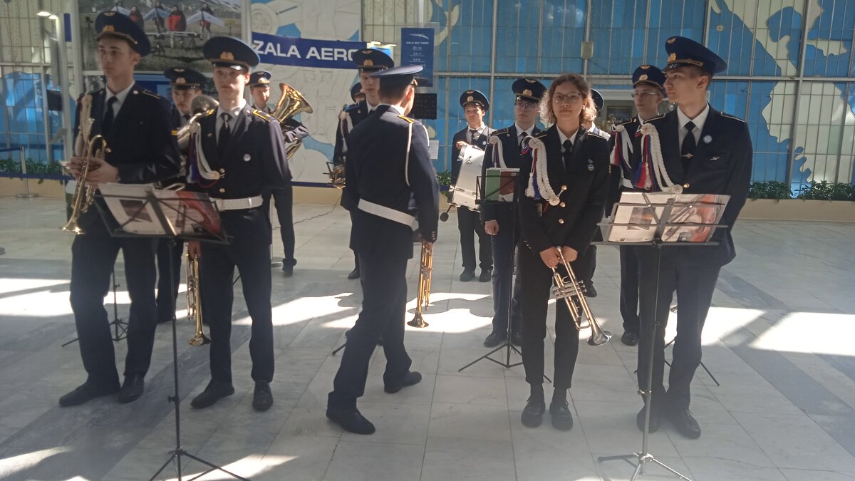 Оркестр наш духовой - Дмитрий Никитин Оркестр наш духовой - Дмитрий Никитин