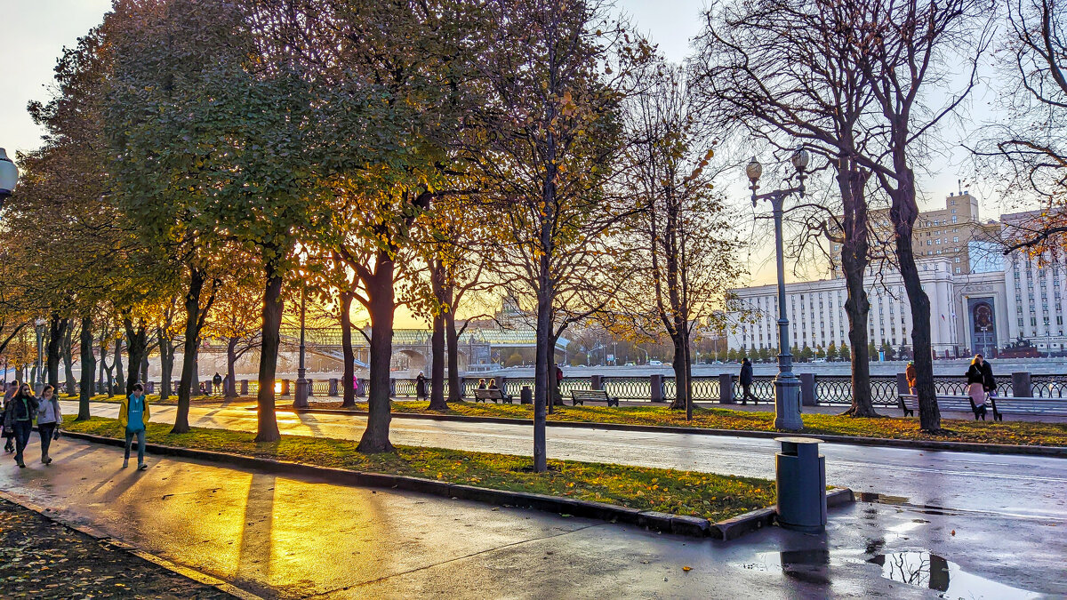На Пушкинской набережной - Алексей Просвиряков
