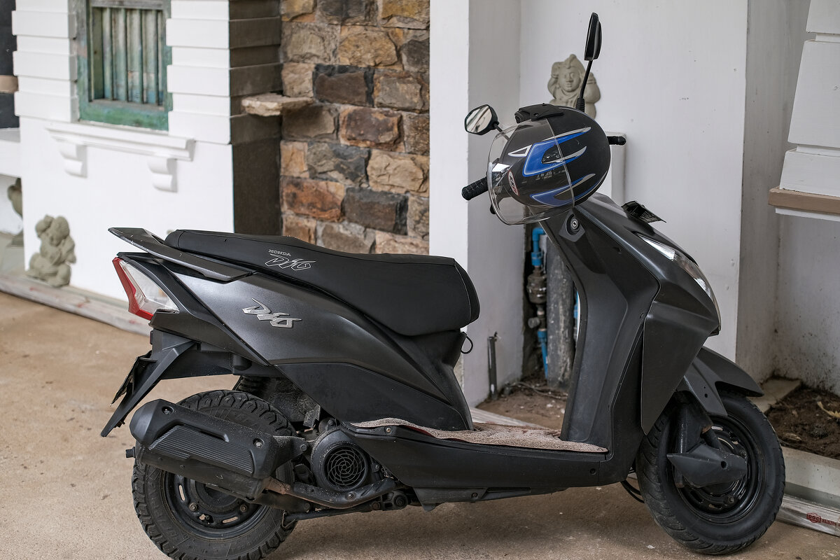 Скутер - Dmitry i Mary S Скутер - Dmitry i Mary S