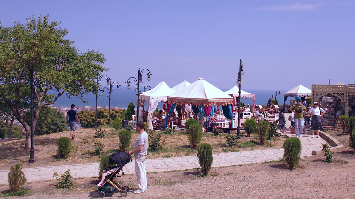 Внутри крепости - Сергей Швечков