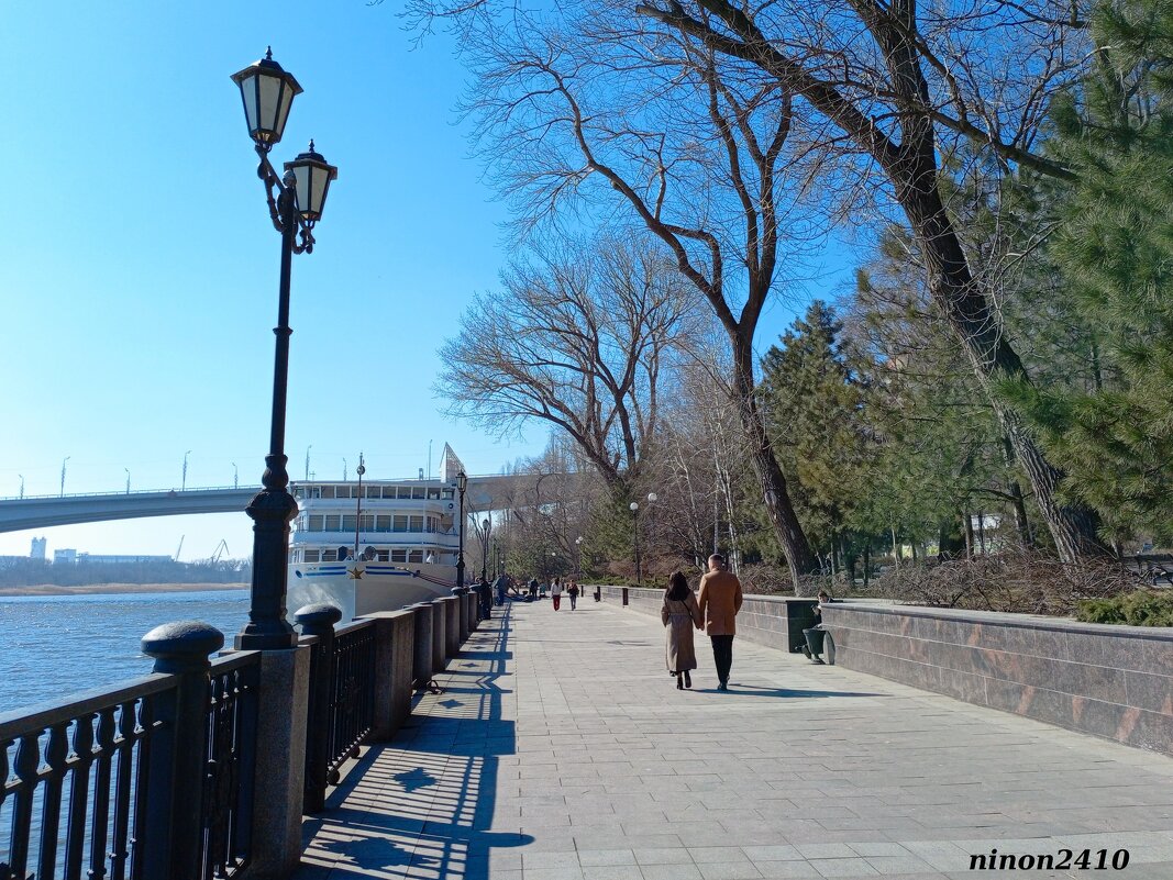 Ростов-на-Дону... на набережной... - Нина Бутко Ростов-на-Дону... на набережной... - Нина Бутко