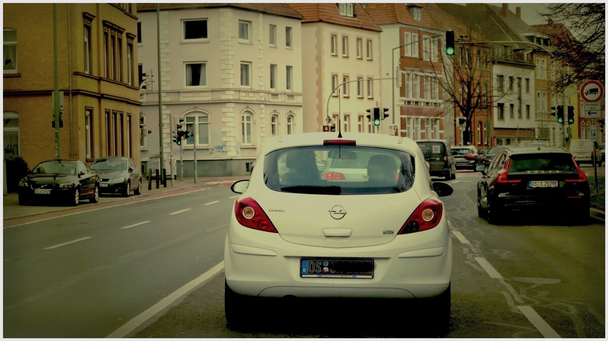 В ГОРОДЕ... - Elvira E. 